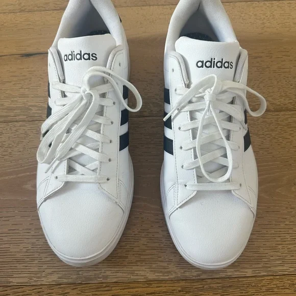 adidas gazelle silver green womens Mens Grand Court 2.0 Sneakers Cloud White & Shadow Navy main image 1